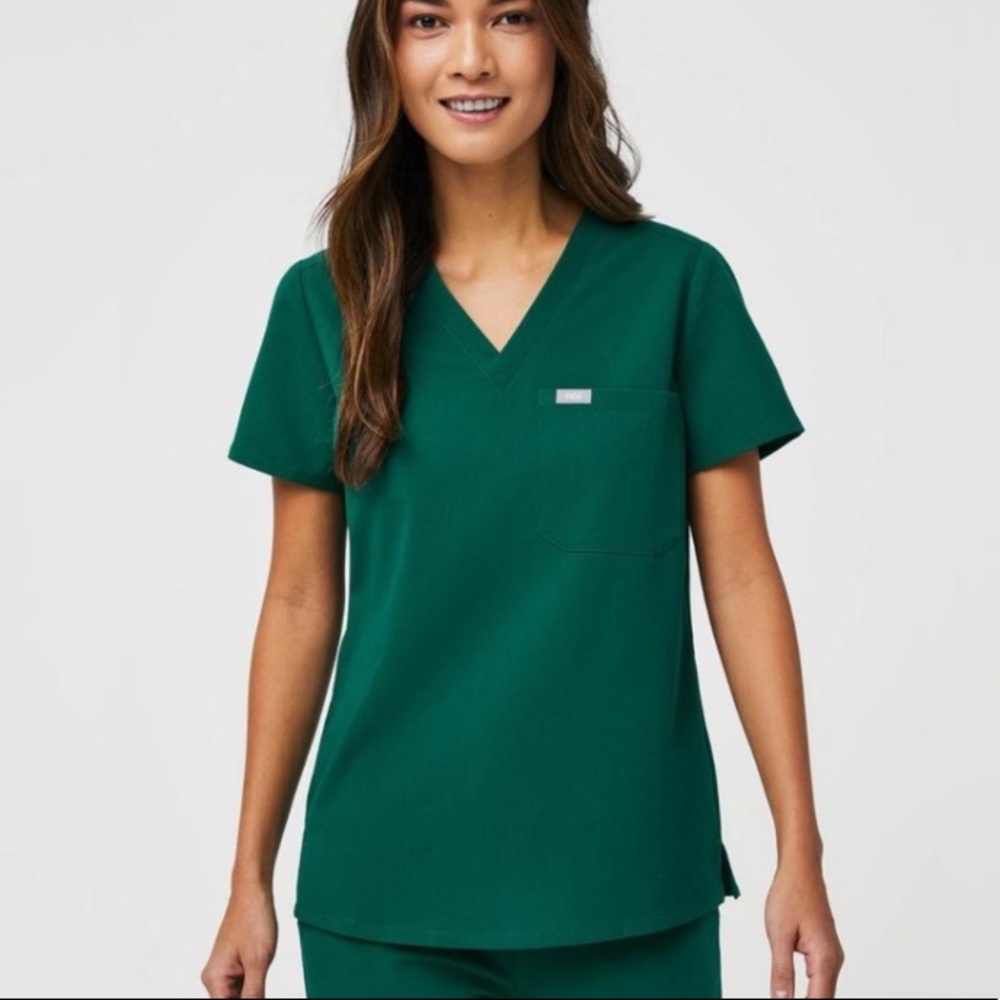 Figs hunter green Catarina scrub top